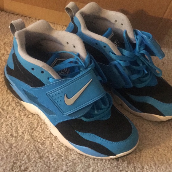 Nike’s - Picture 2 of 2